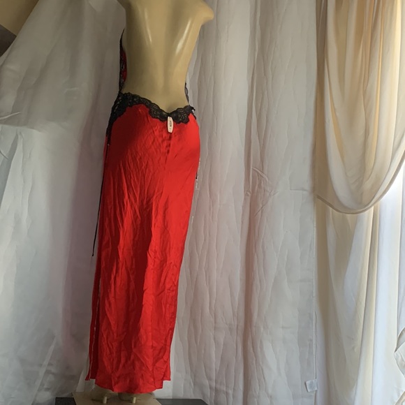 Victoria’s Secret Red Silk Black Lace Trim Halter Lingerie/Slip Dress M - Picture 8 of 11